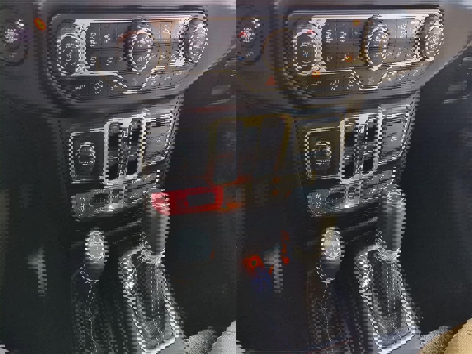 Certified 2018 Jeep Wrangler Unlimited Rubicon image 32