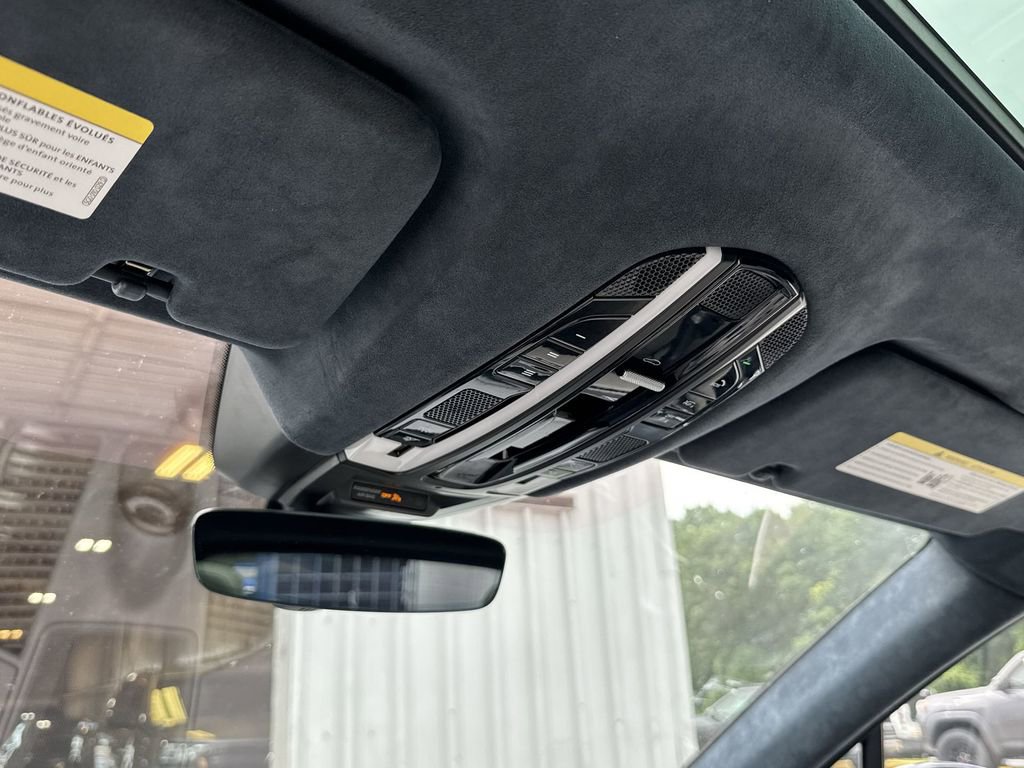 Used 2023 Porsche Cayenne Turbo S image 19