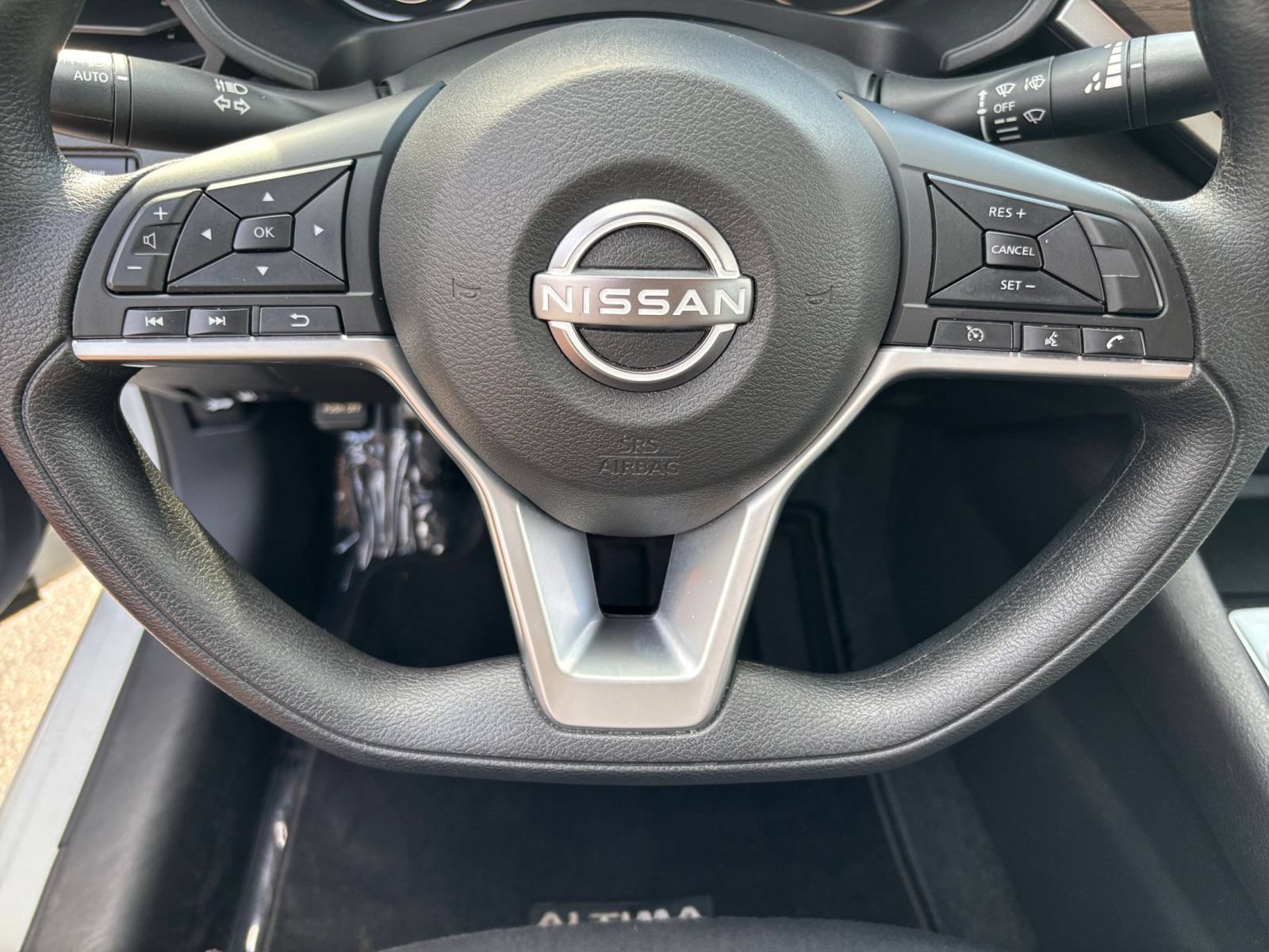 Used 2025 Nissan Altima 2.5 SV FWD image 29