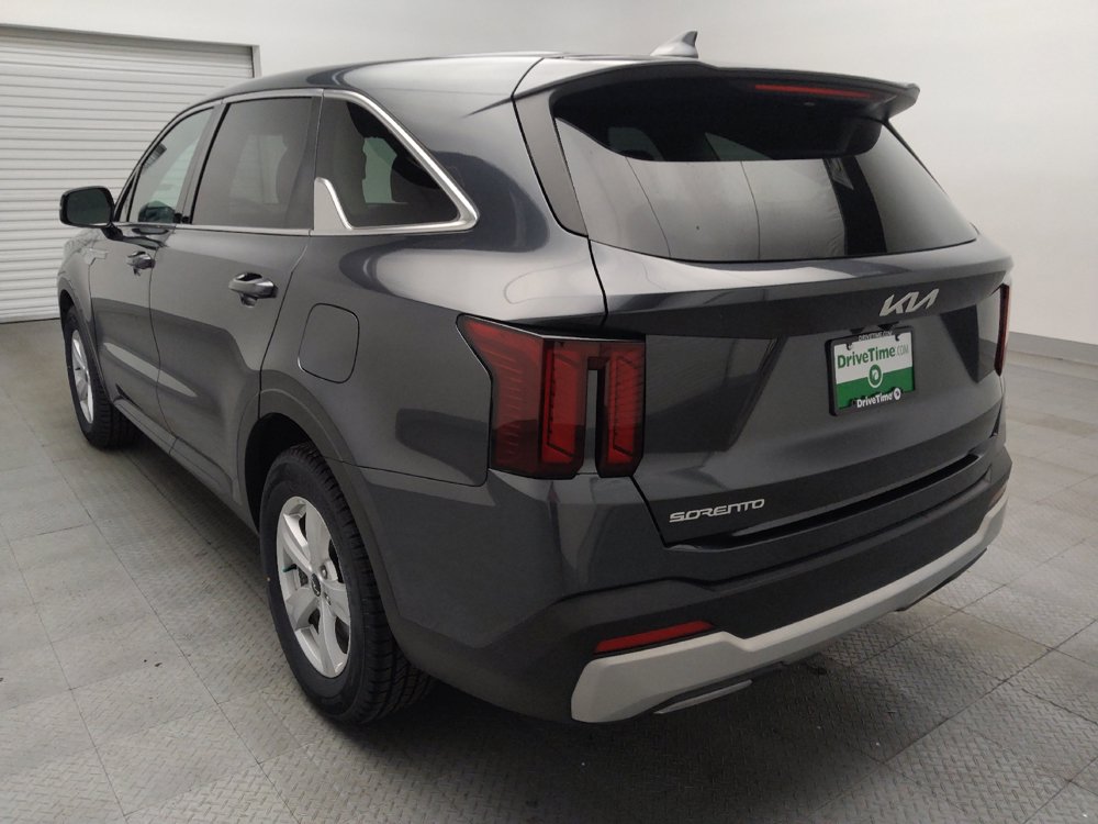 Used 2024 Kia Sorento LX FWD image 5