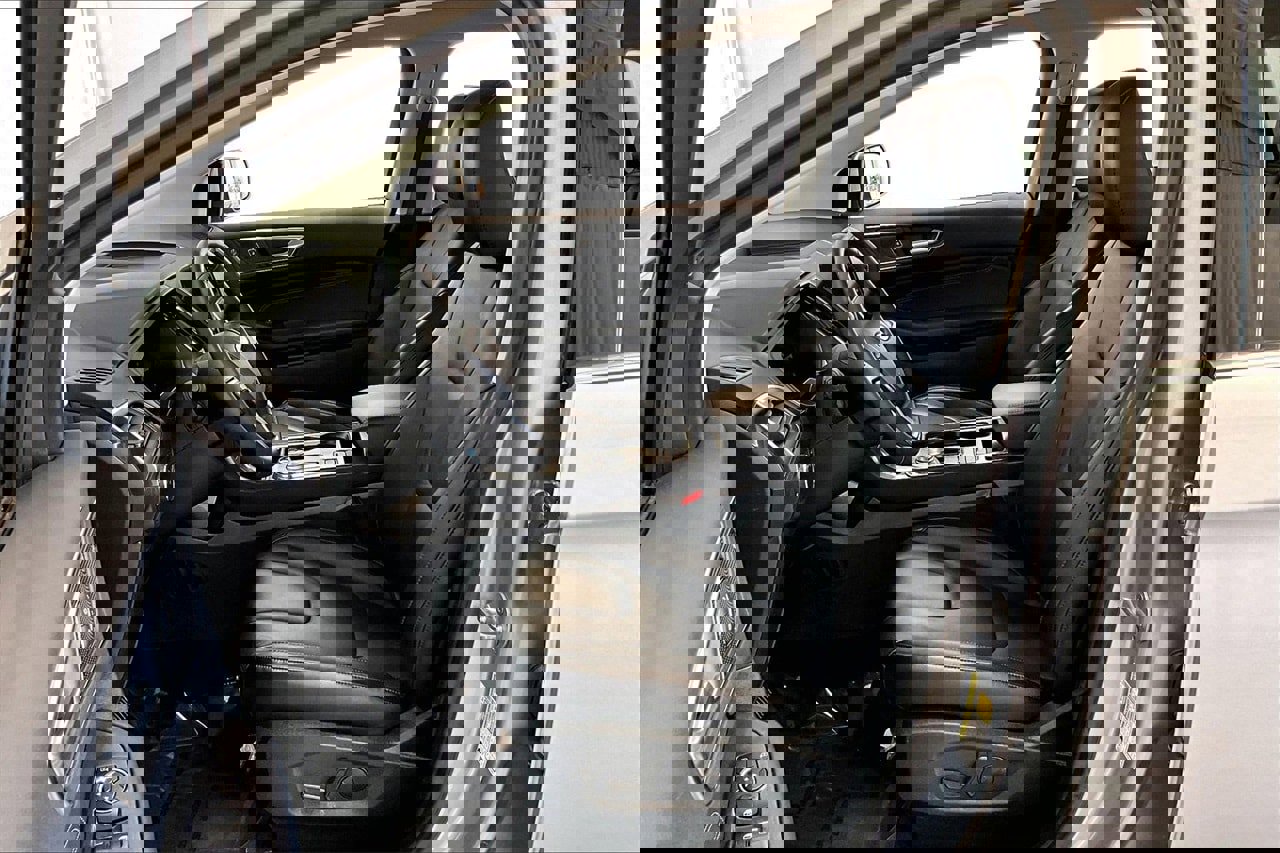 Used 2022 Ford Edge Titanium image 18