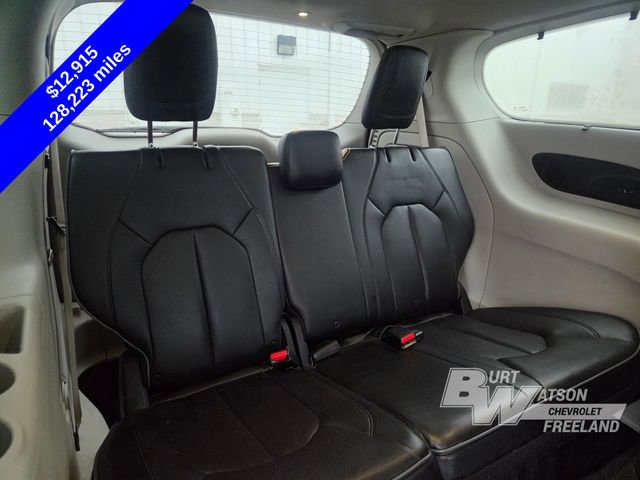 Used 2018 Chrysler Pacifica Limited w/ Tire & Wheel Group image 18