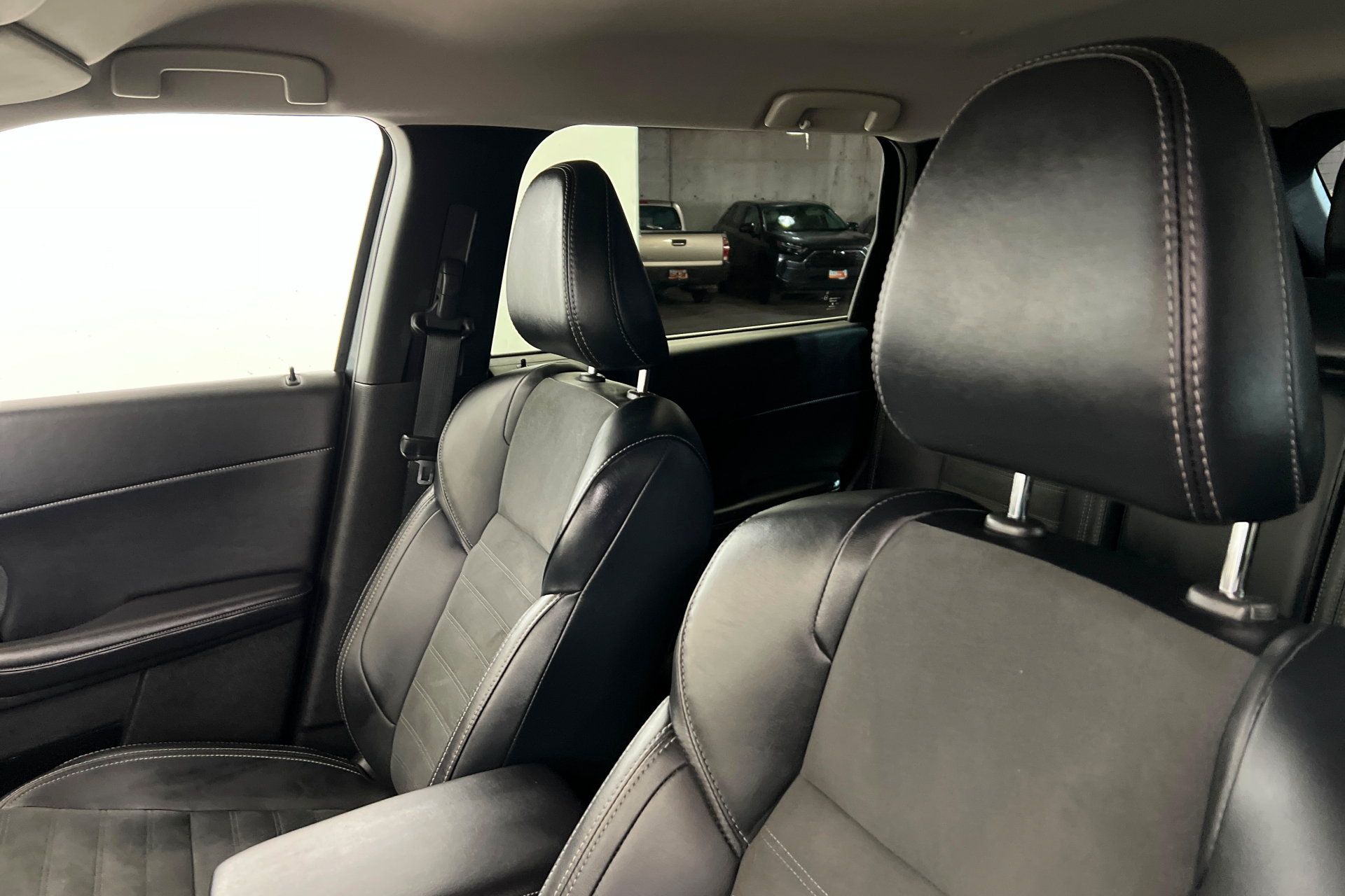 Used 2024 Mitsubishi Outlander FWD image 16