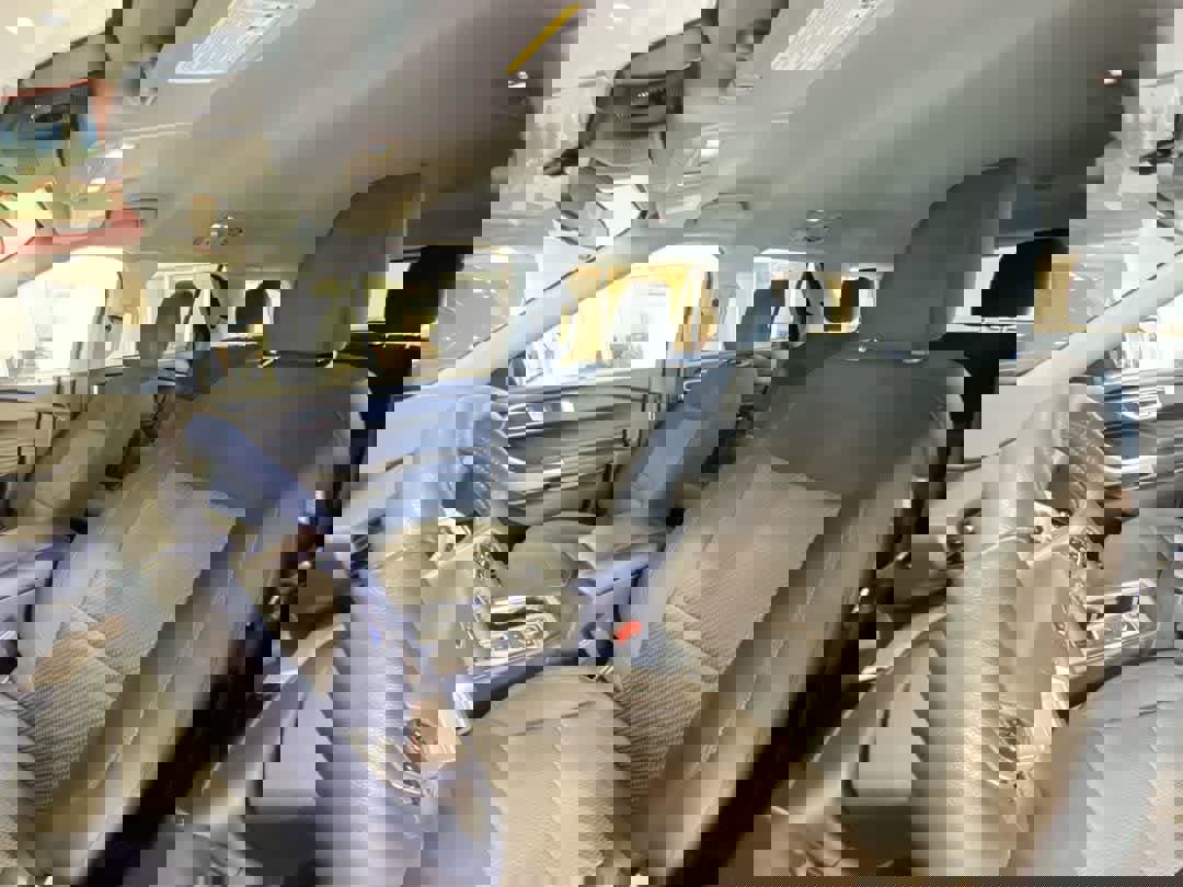 Used 2023 Ford Explorer XLT image 14