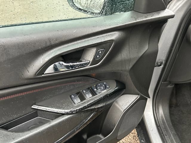 Used 2025 Chevrolet Trax RS w/ Driver Confidence Package image 25