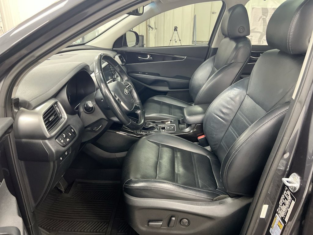 Used 2019 Kia Sorento EX w/ EX Touring Package FWD image 21