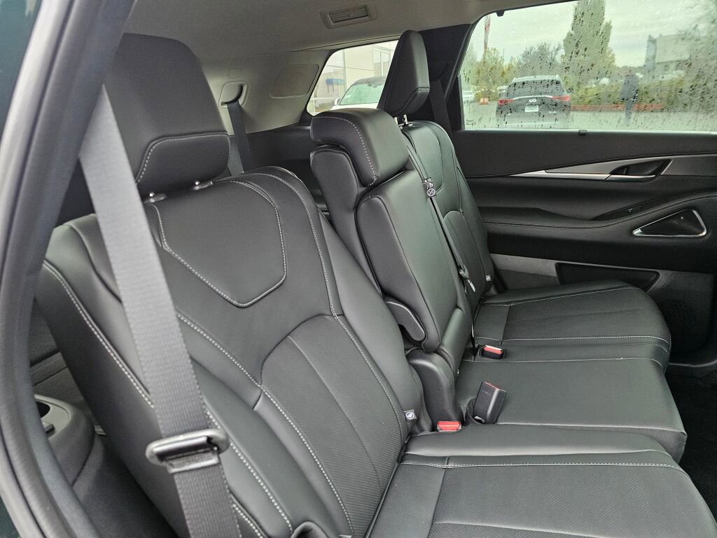 New 2026 INFINITI QX60 Luxe w/ Cargo Package image 16
