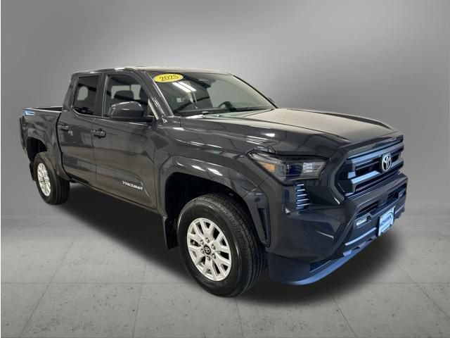 Used 2025 Toyota Tacoma SR5 AWD/4WD image 8