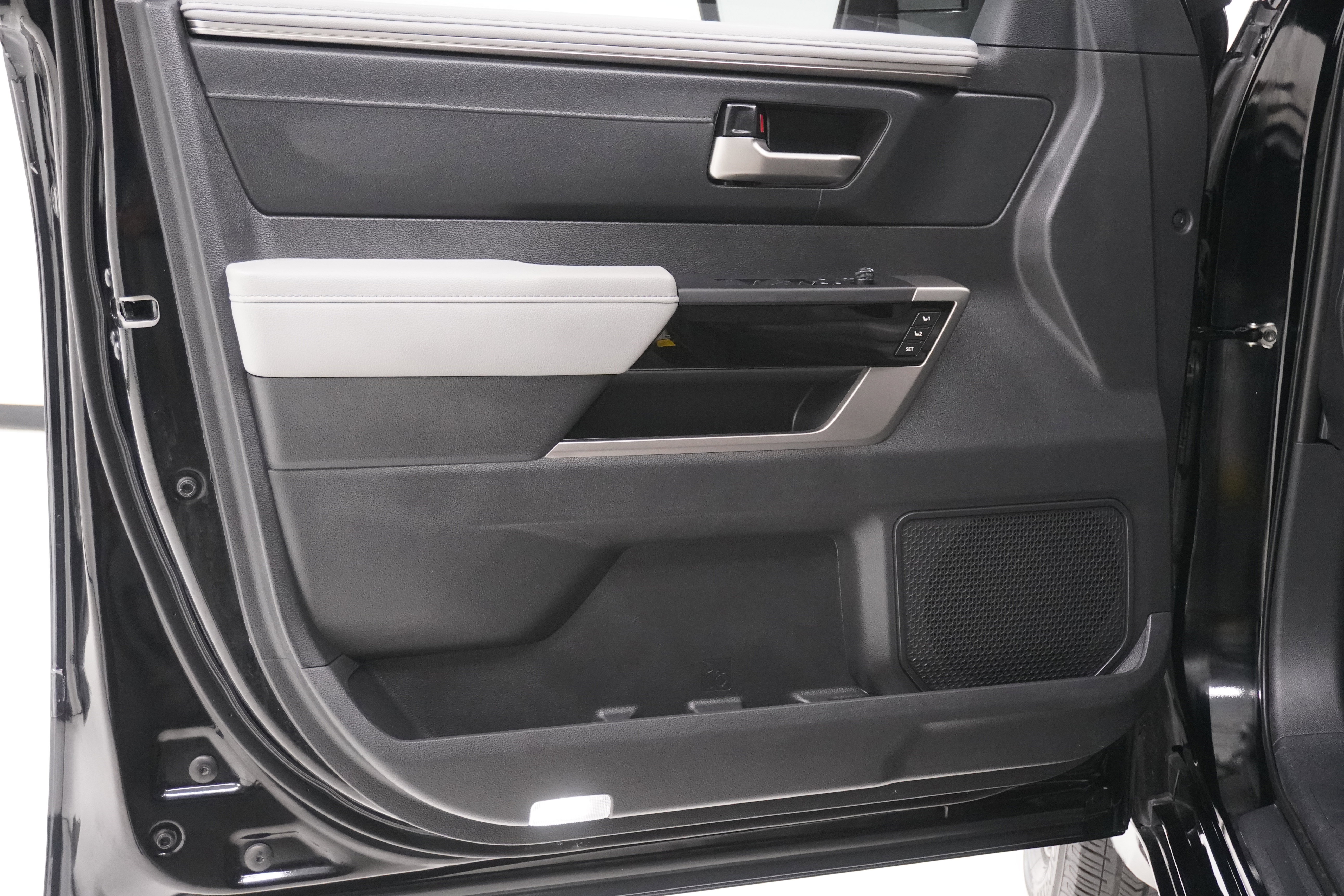 Used 2024 Toyota Tundra Limited image 12