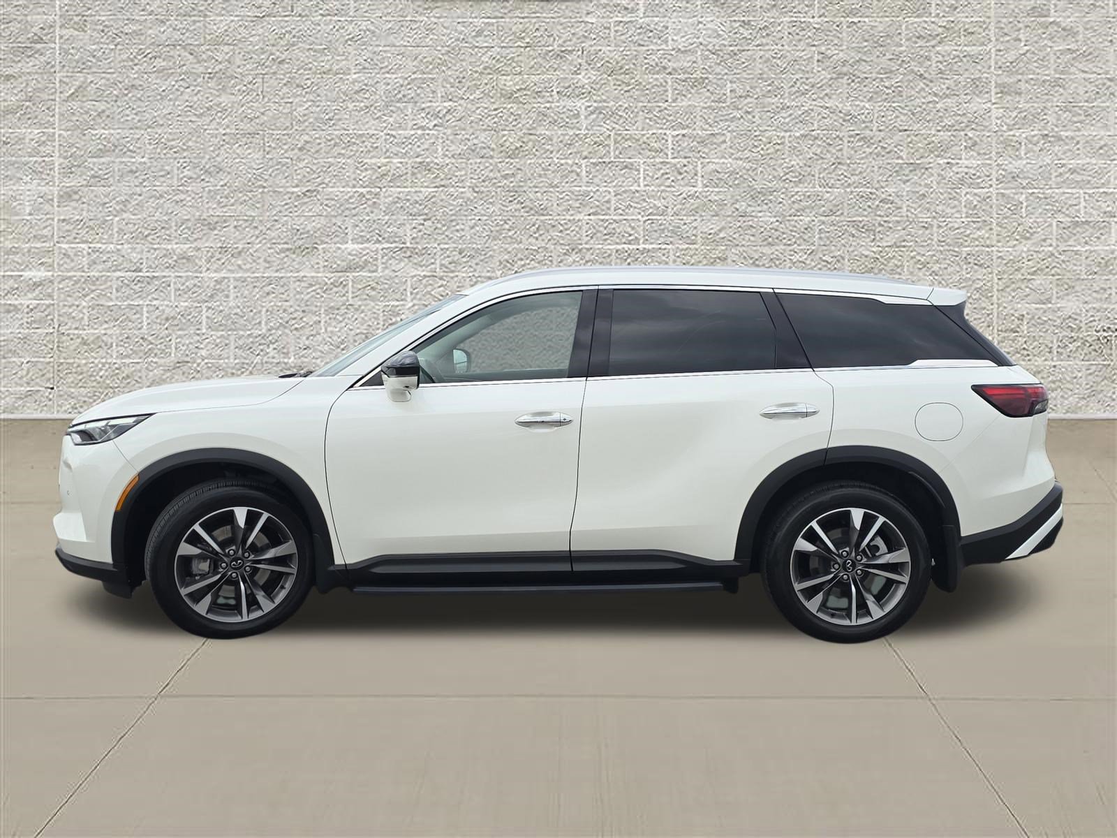 Used 2025 INFINITI QX60 Luxe w/ Cargo Package AWD/4WD image 4