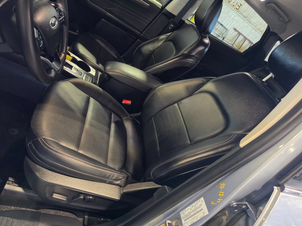 Used 2022 Ford Escape Titanium AWD/4WD image 6