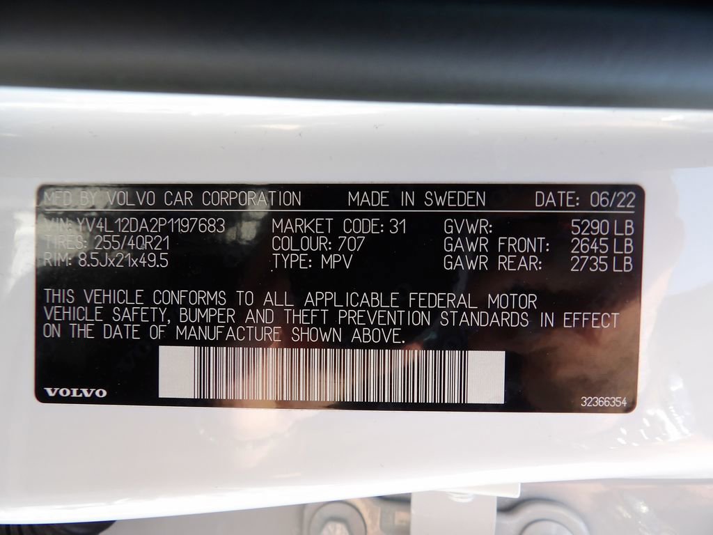 Used 2023 Volvo XC60 B5 Ultimate w/ Climate Package FWD image 30