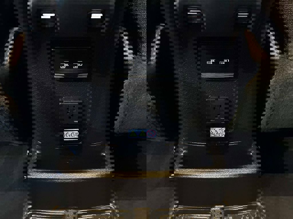 Certified 2025 Jeep Wrangler Unlimited Sahara w/ Safety Group image 15