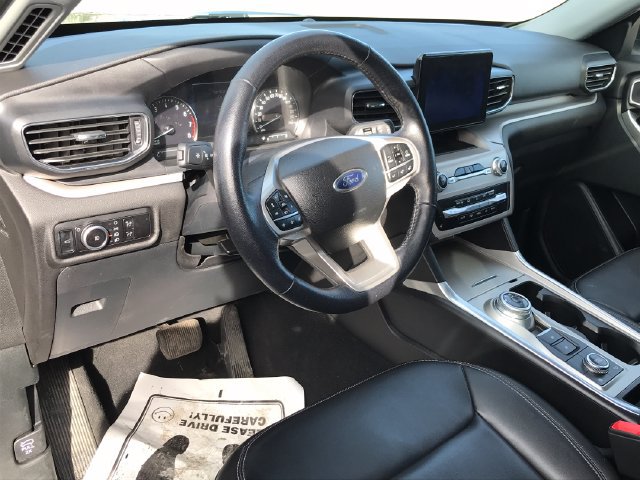 Used 2023 Ford Explorer XLT AWD/4WD image 30
