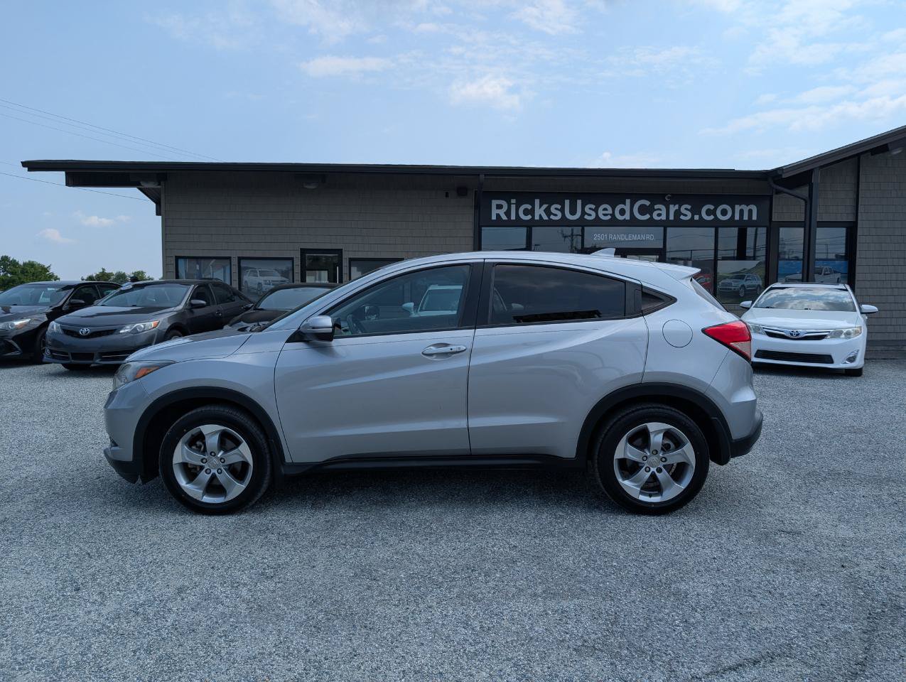 Used 2017 Honda HR-V EX image 11