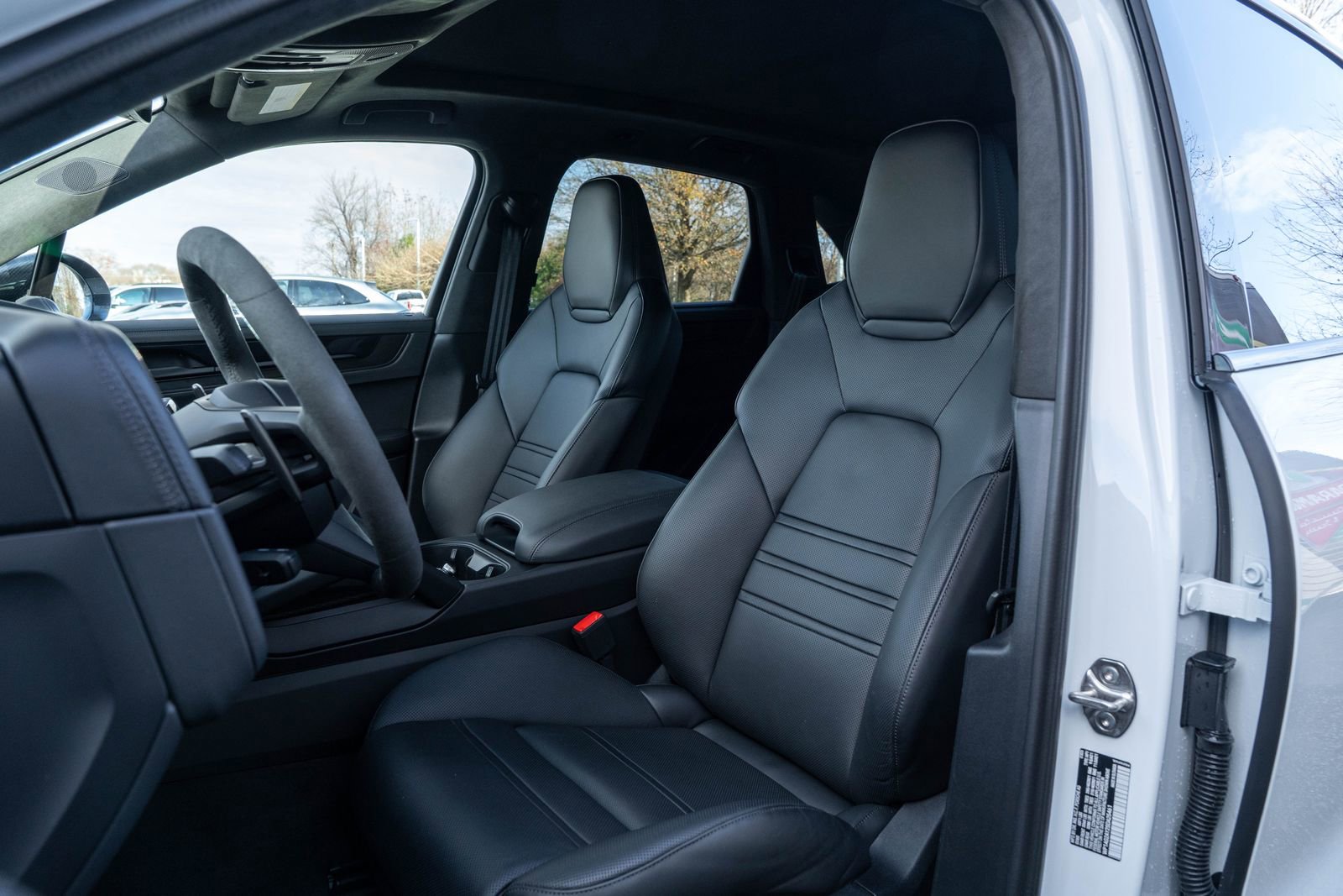 Certified 2025 Porsche Cayenne GTS image 5