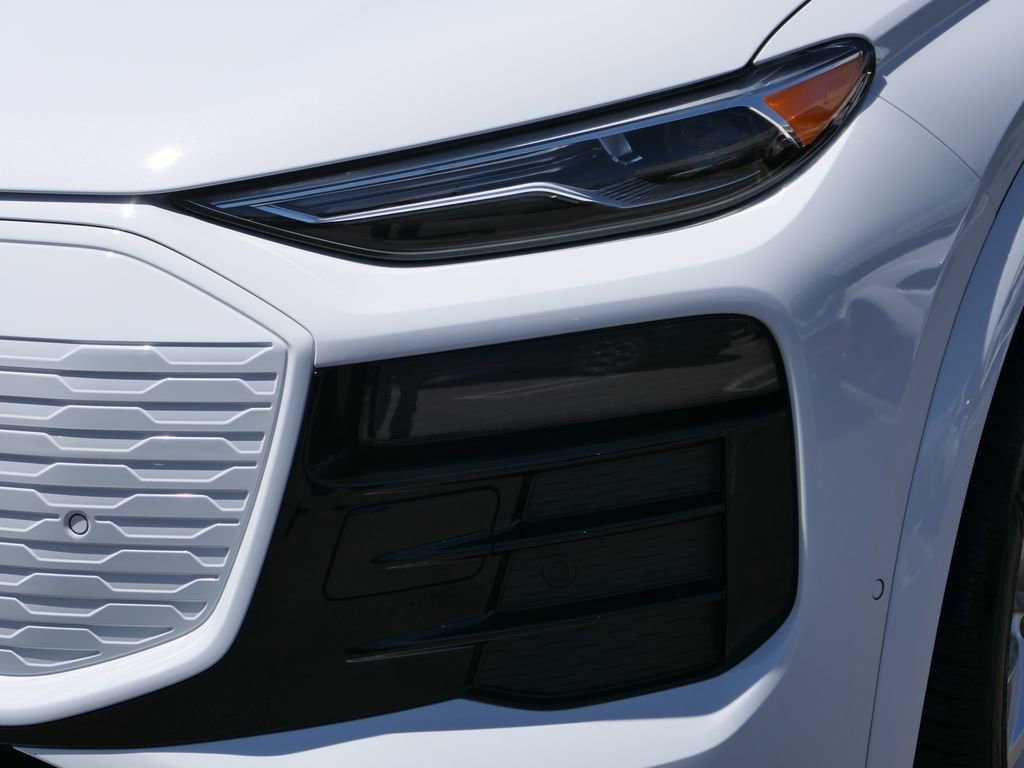 Used 2025 Audi Q6 e-tron Premium image 8