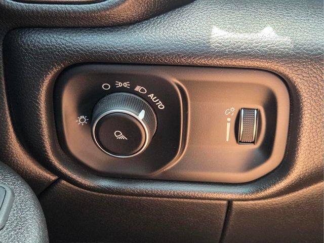 Used 2024 RAM 2500 Tradesman w/ Chrome Appearance Group AWD/4WD image 30