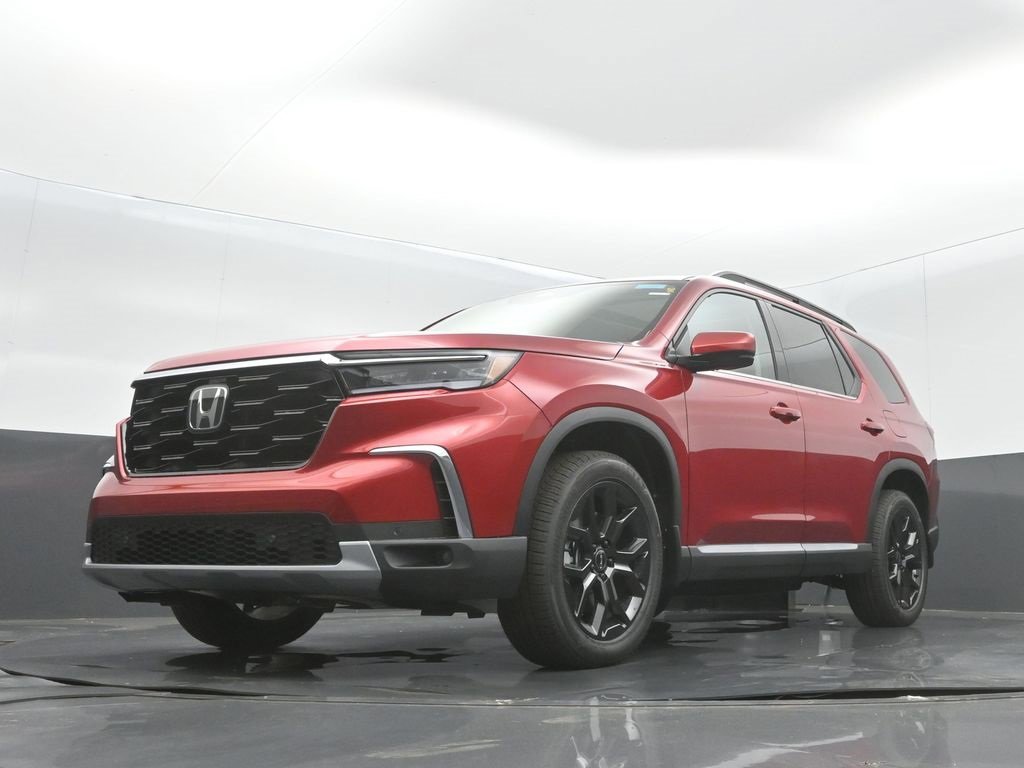New 2025 Honda Pilot Touring image 8
