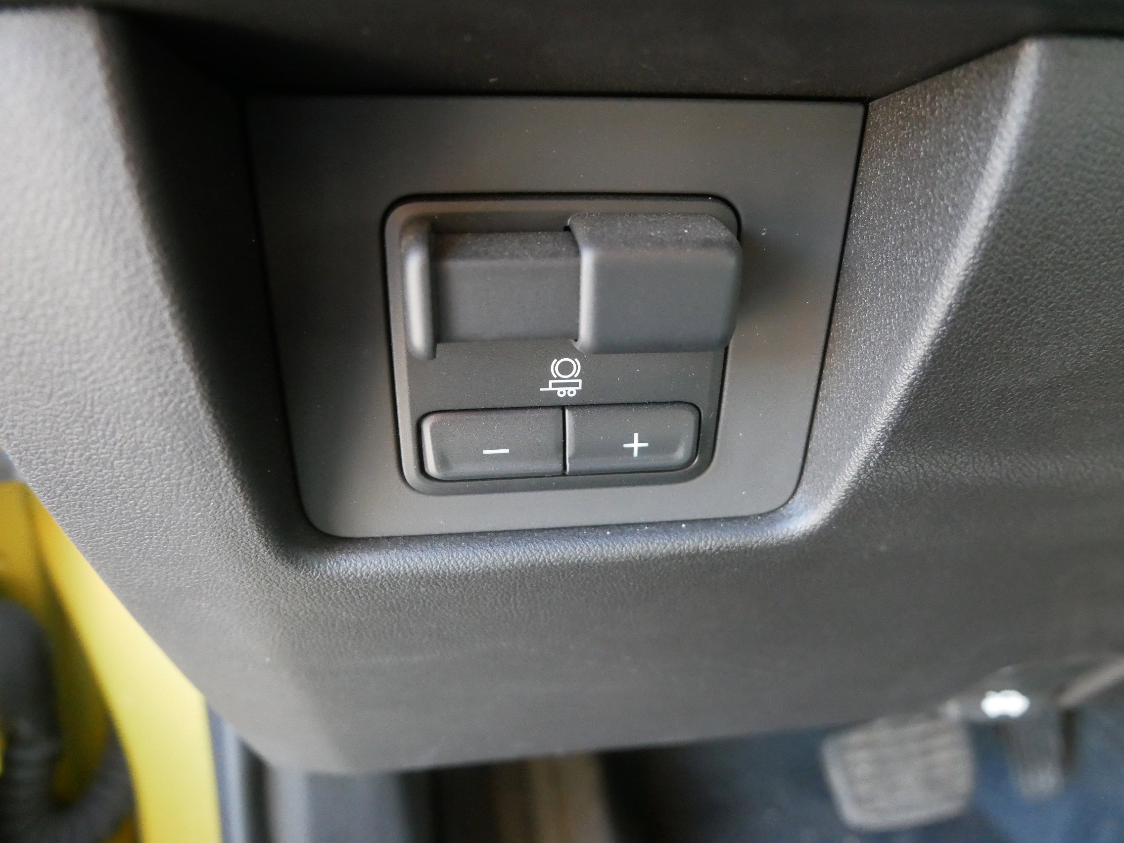 Used 2023 Chevrolet Colorado Trail Boss w/ Technology Package AWD/4WD image 23