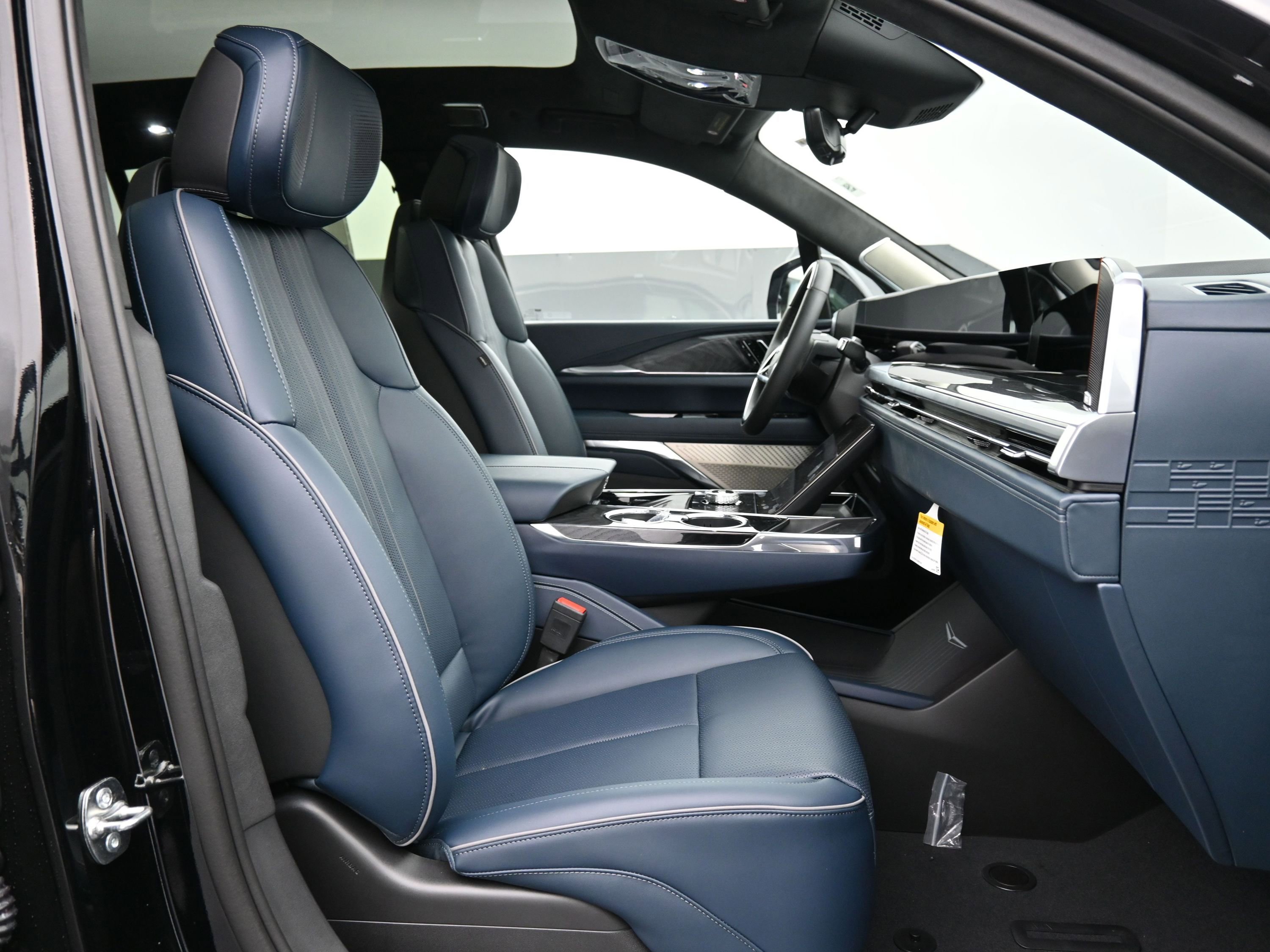 New 2025 Cadillac Escalade IQ Luxury 2 image 13