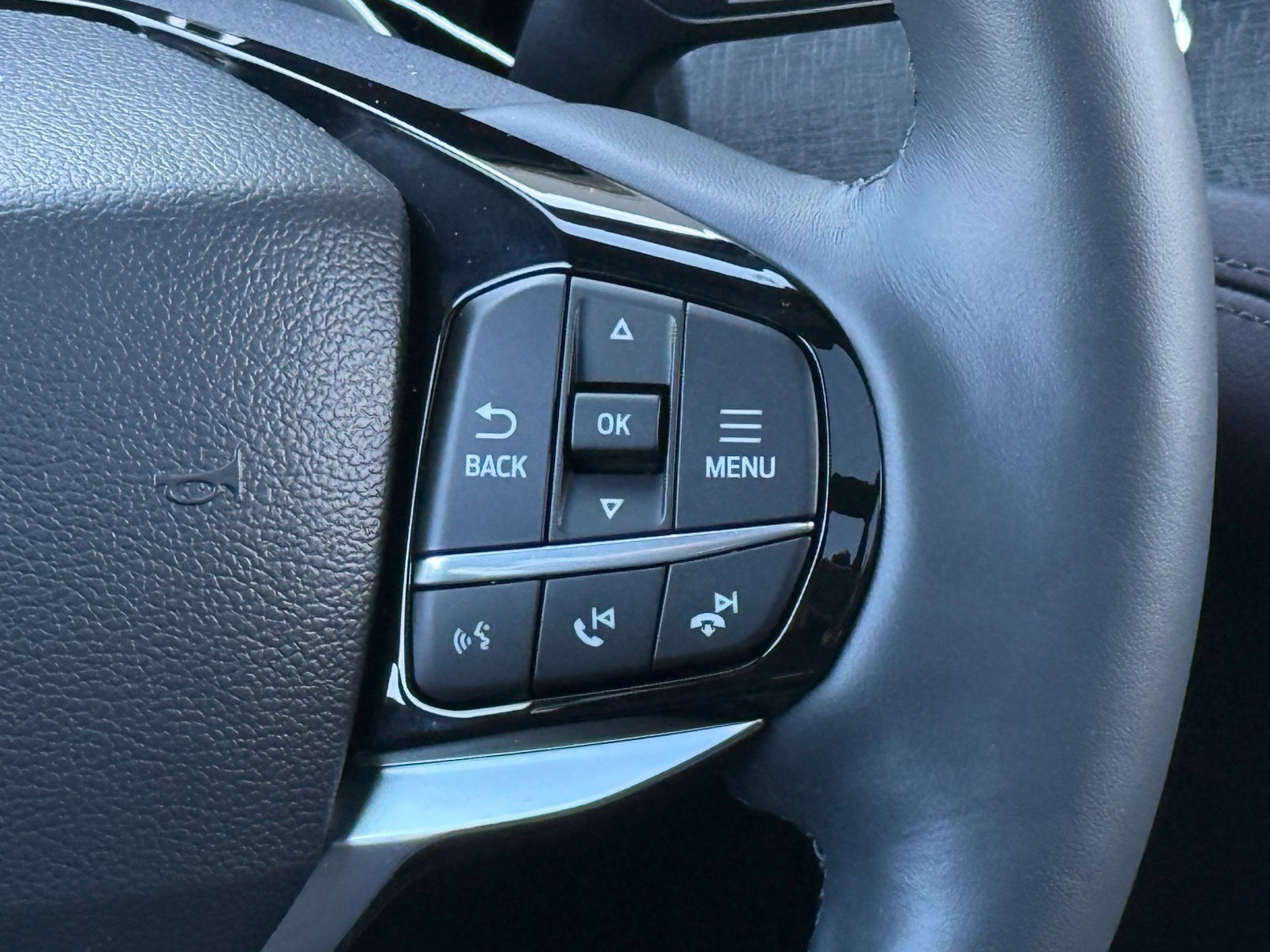 Used 2025 Ford Explorer Platinum w/ LUX Leather Package AWD/4WD image 32