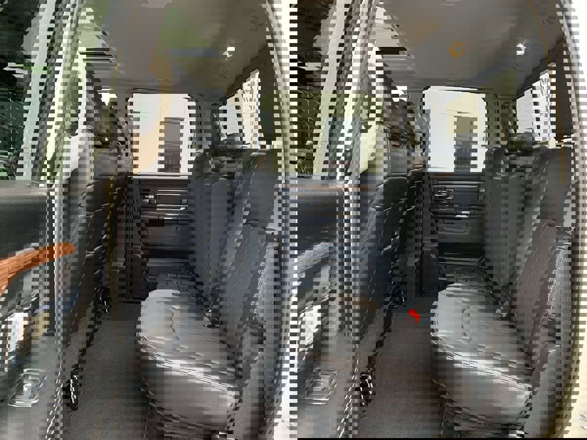 Used 2018 RAM 1500 Laramie image 29