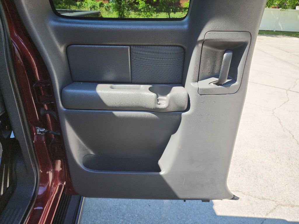 Used 2003 Chevrolet Silverado 2500 LS image 32