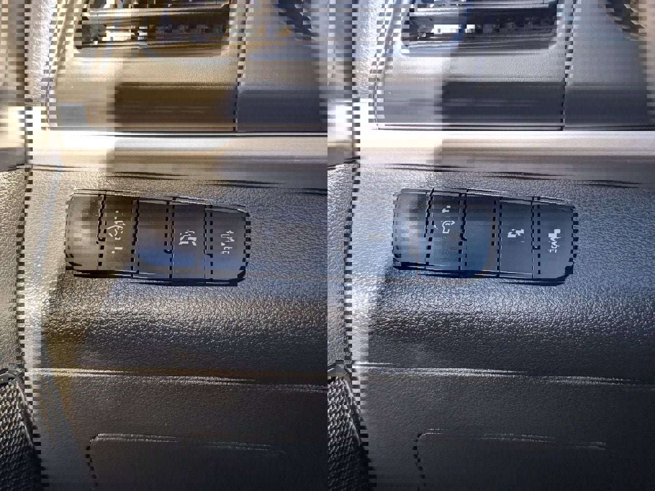 Used 2020 Hyundai Elantra SE w/ Cargo Package (C1) image 29