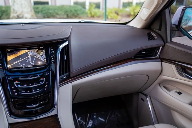 Used 2016 Cadillac Escalade Luxury image 27