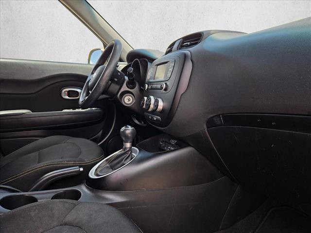 Used 2015 Kia Soul + FWD image 11