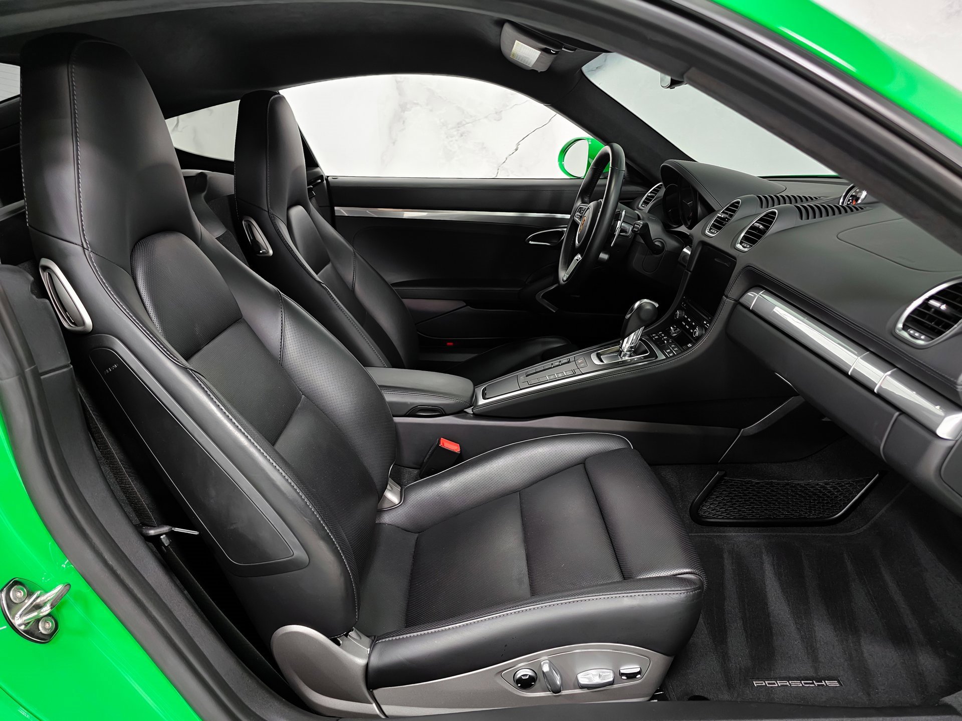 Used 2021 Porsche 718 Cayman GT4 image 2