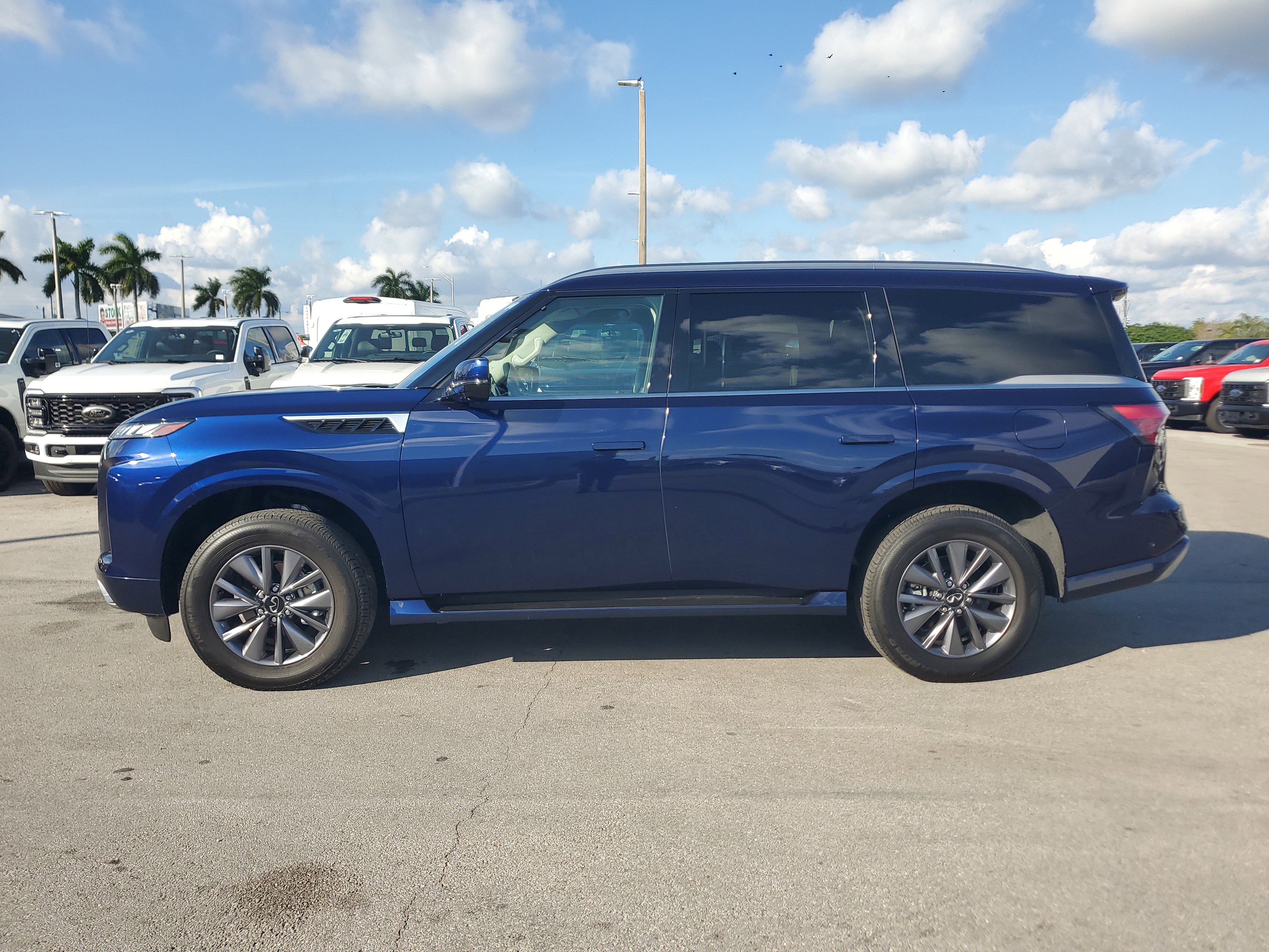 Used 2025 INFINITI QX80 Pure image 8