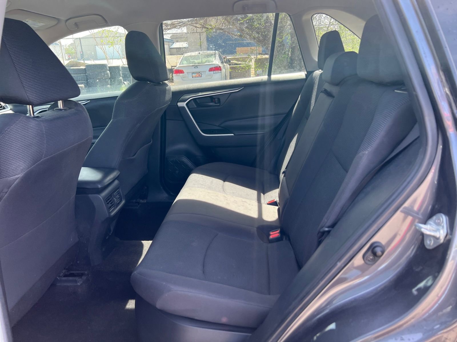 Used 2019 Toyota RAV4 LE w/ Carpet Mat Package image 24