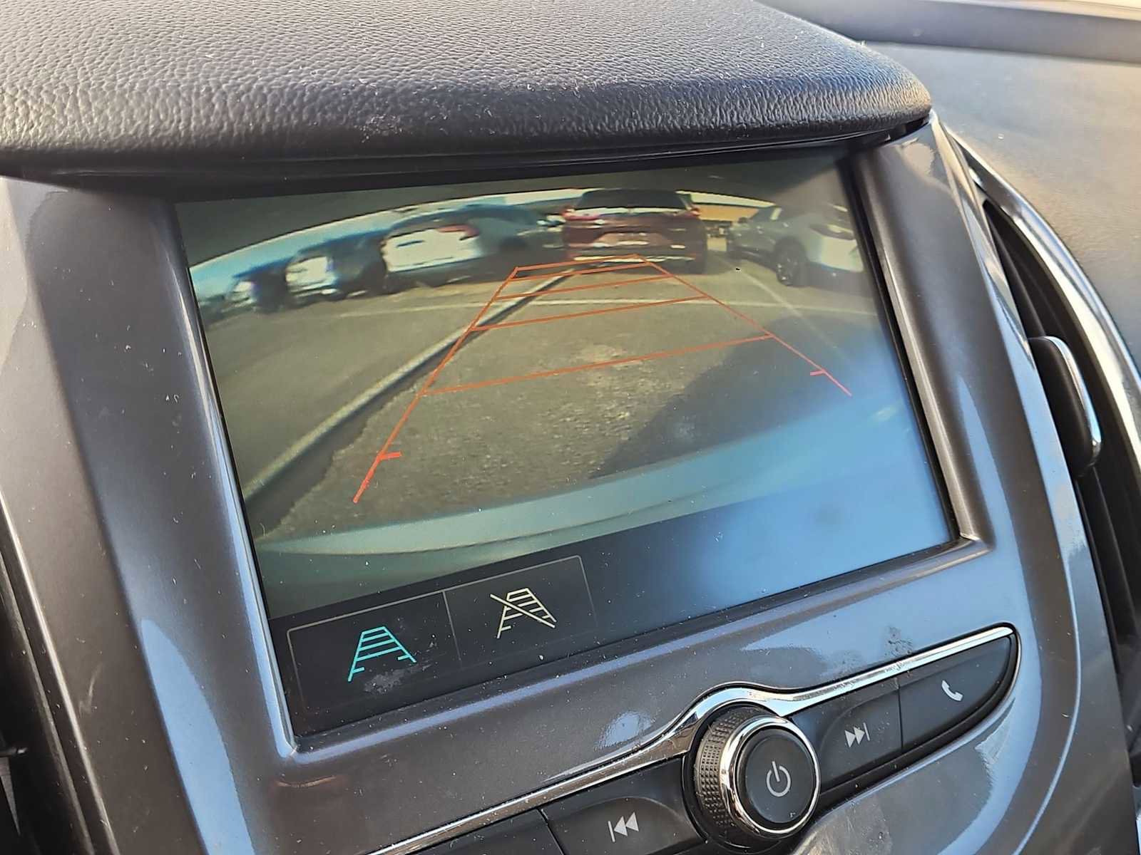 Used 2017 Chevrolet Cruze LT w/ Convenience Package image 27