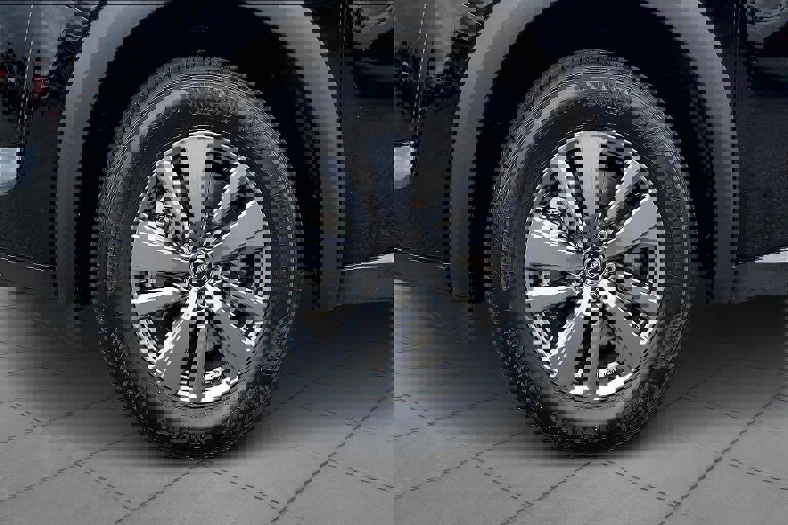 Used 2025 Nissan Pathfinder SV image 10