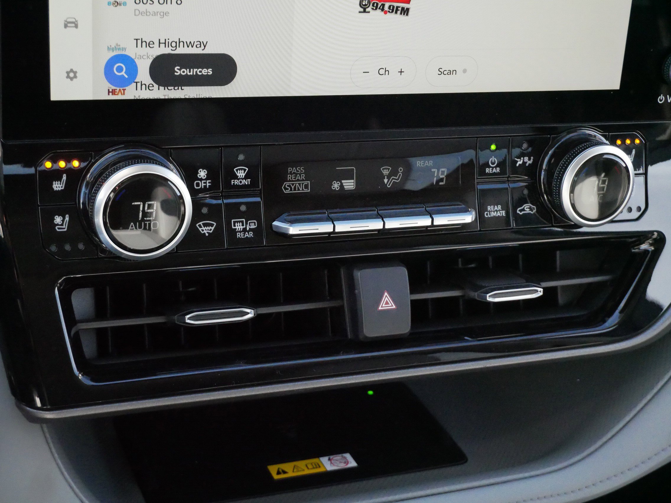 Certified 2025 Toyota Highlander Limited image 23