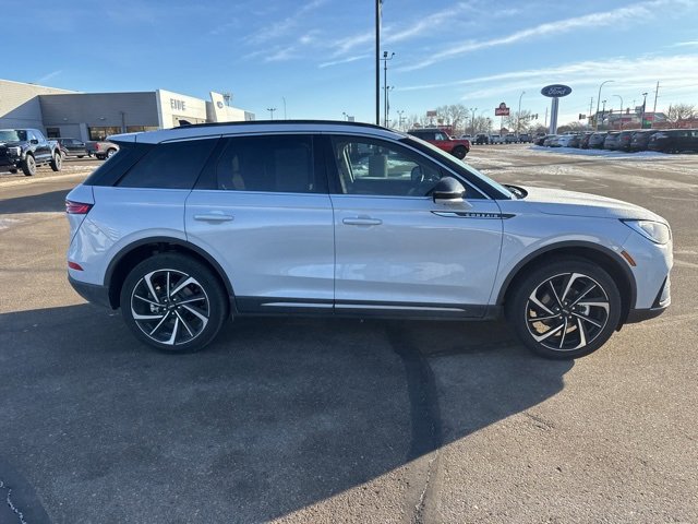 Used 2025 Lincoln Corsair Reserve image 9