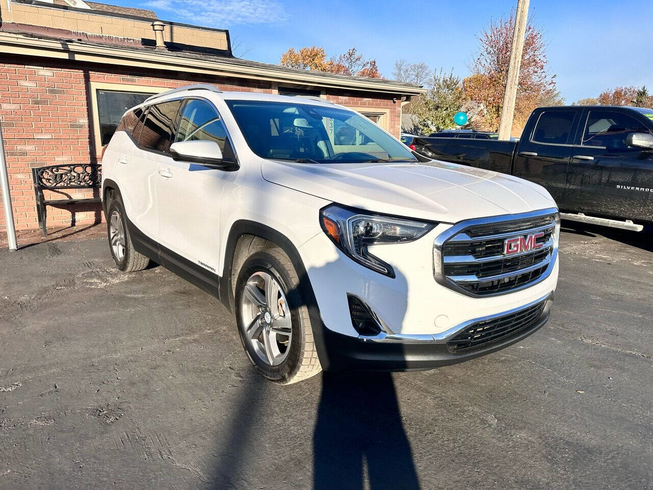 Used 2020 GMC Terrain SLT w/ Preferred Package image 3