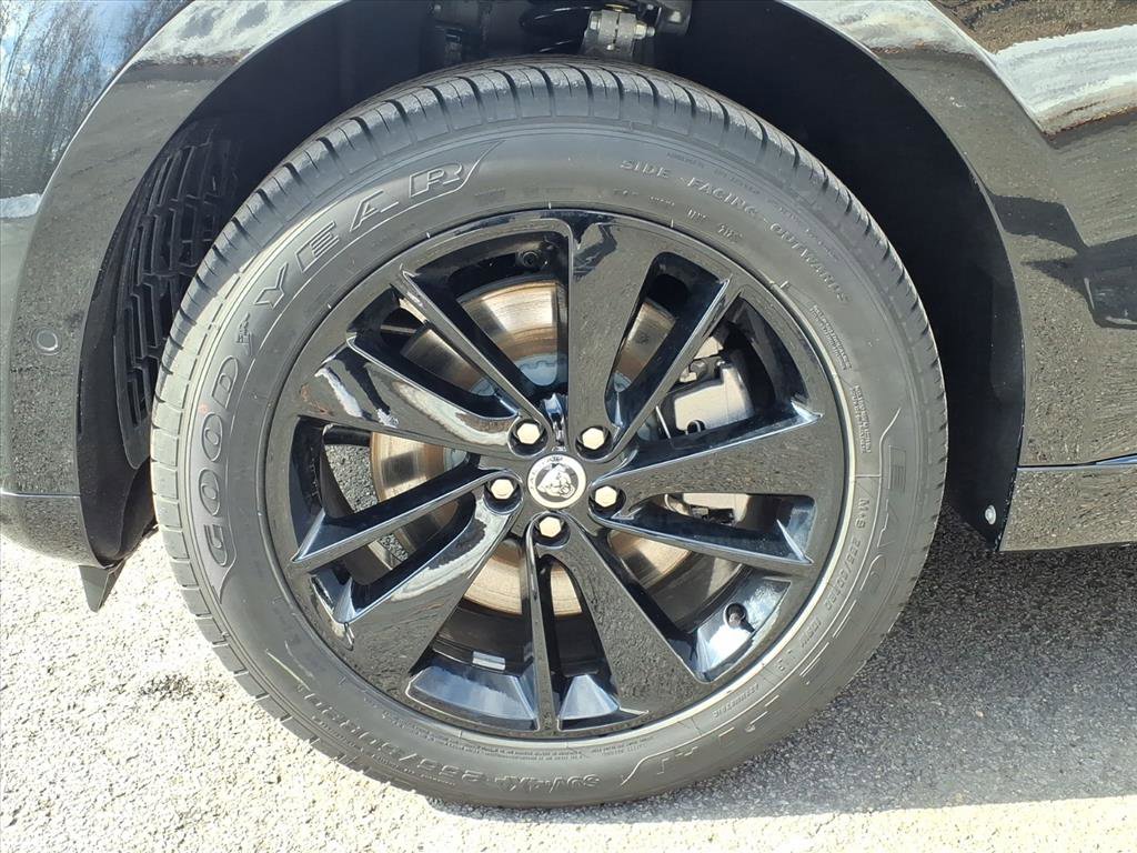 New 2026 Jaguar F-PACE R-Dynamic S image 9