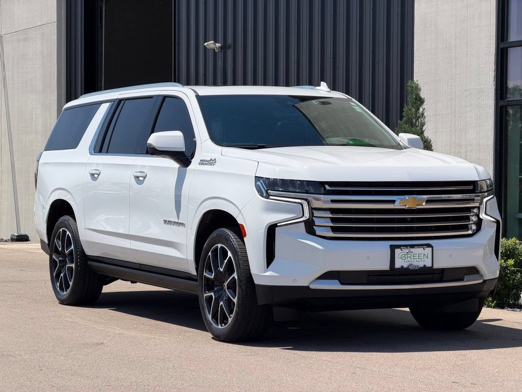 Used 2024 Chevrolet Suburban High Country w/ Premium Package AWD/4WD image 4
