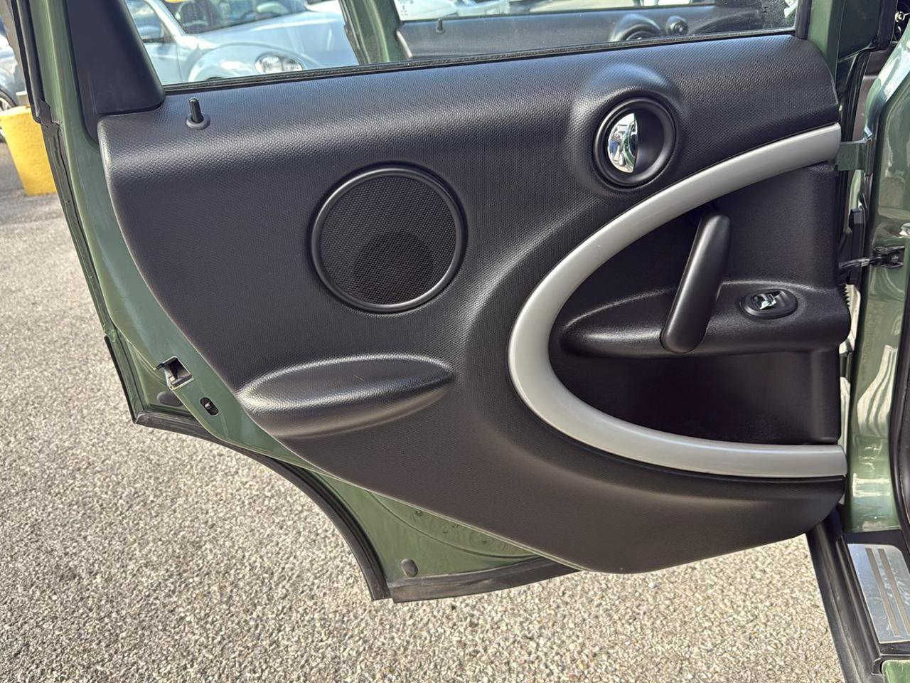 Used 2015 MINI Cooper Countryman FWD image 14