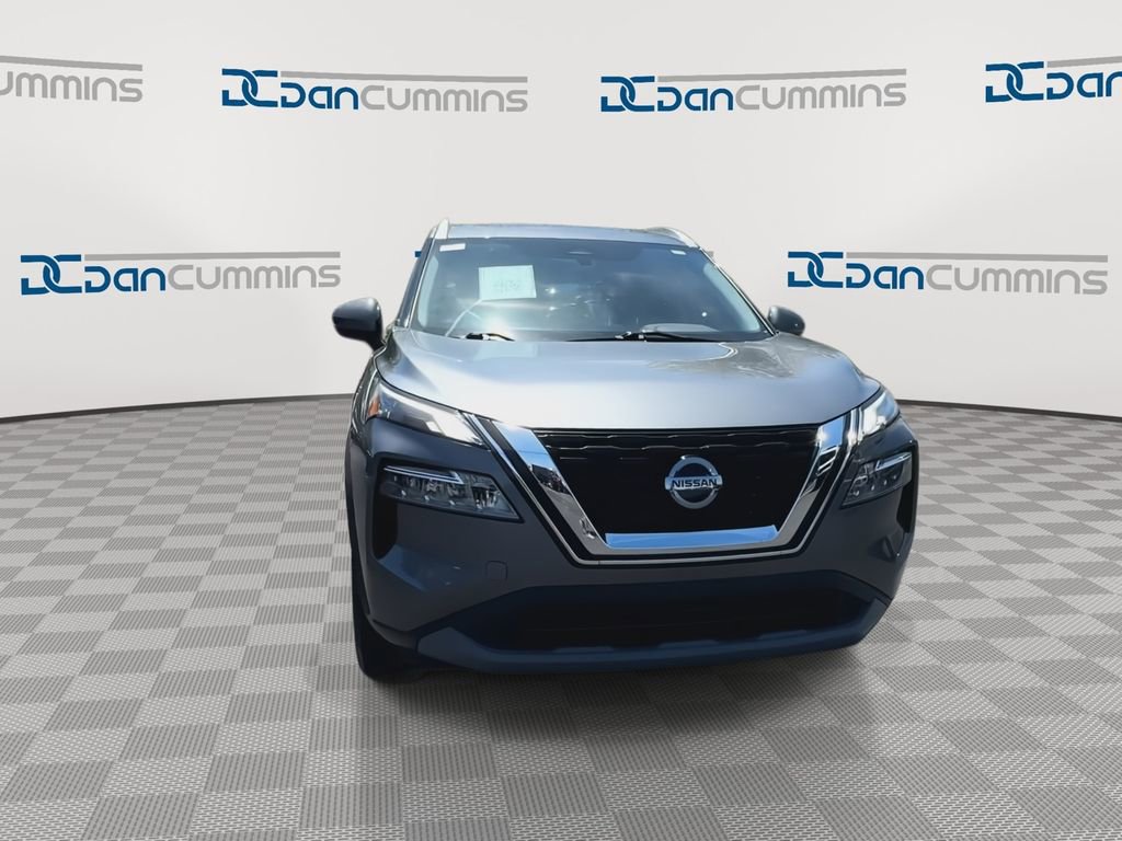 Used 2021 Nissan Rogue SV w/ Premium Package FWD image 3