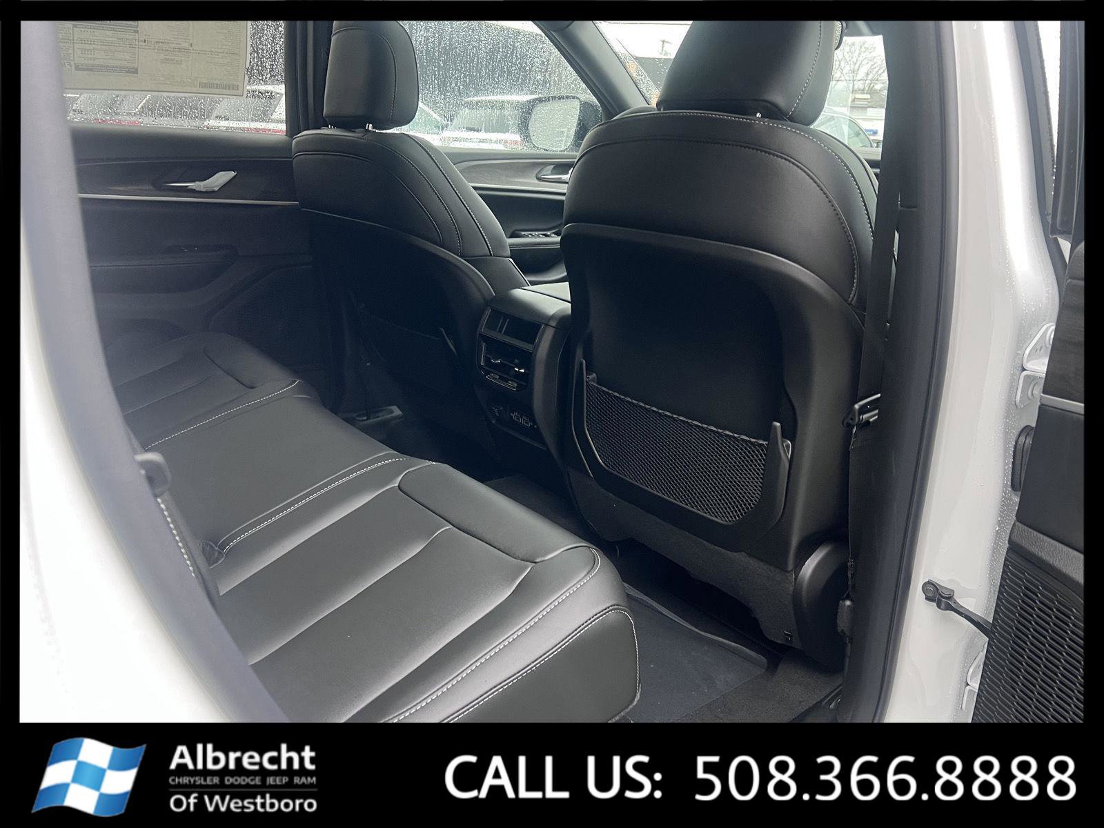 New 2025 Jeep Grand Cherokee Limited w/ Trailer Tow Package image 13