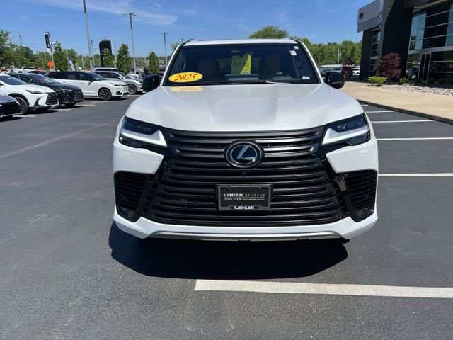 Used 2025 Lexus LX 600 4WD w/ Appearance Package image 7