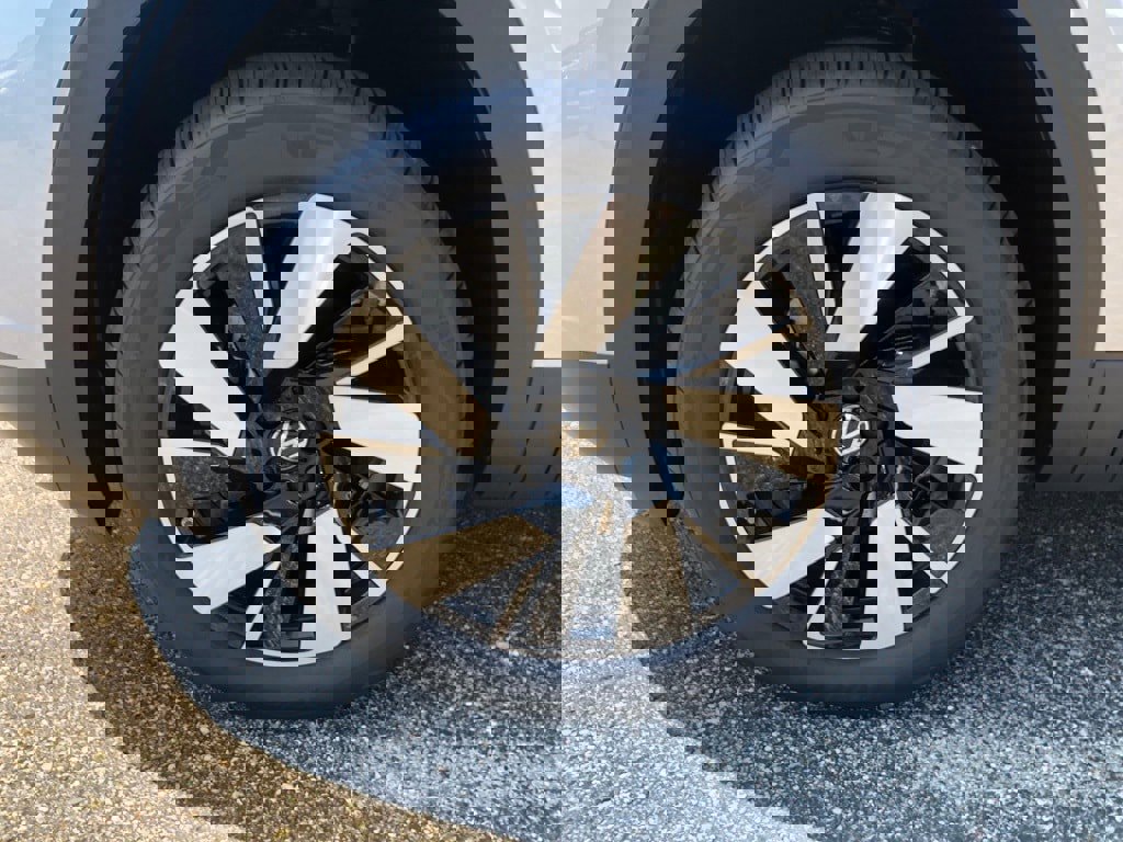 New 2025 Volkswagen Atlas Cross Sport SEL image 9