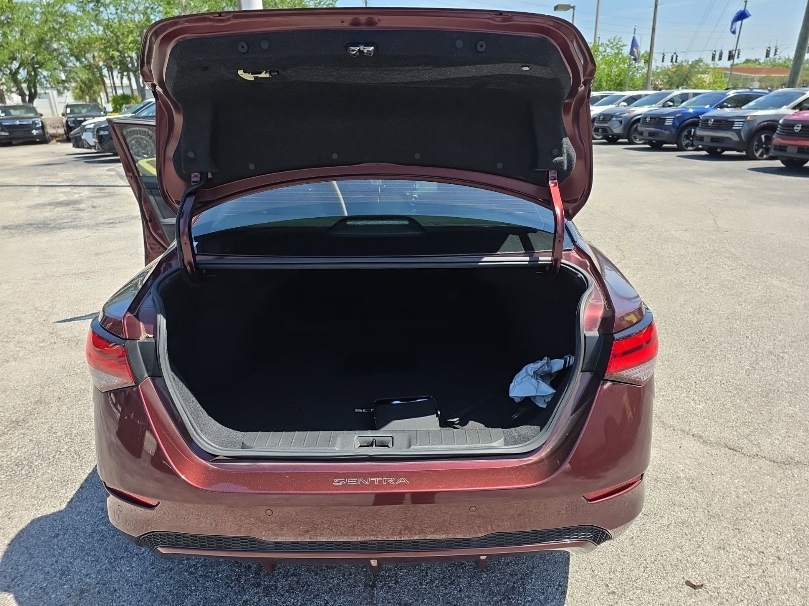 Used 2020 Nissan Sentra SV FWD image 23