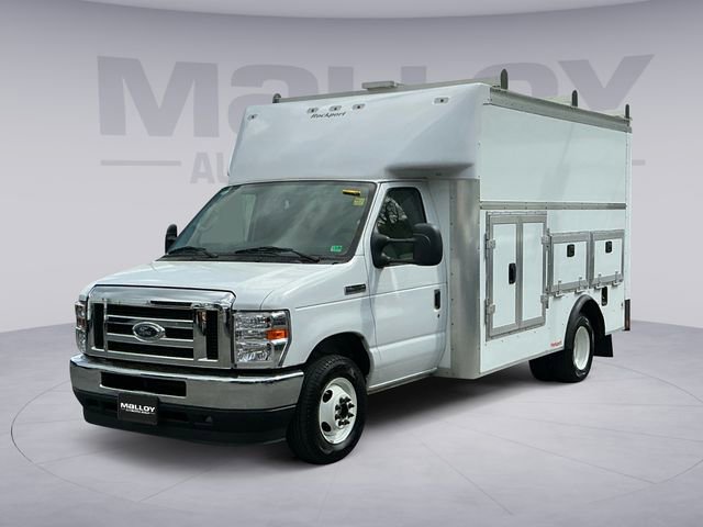 Used 2025 Ford E-350 and Econoline 350 Super Duty w/ Power Equipment Group RWD image 1