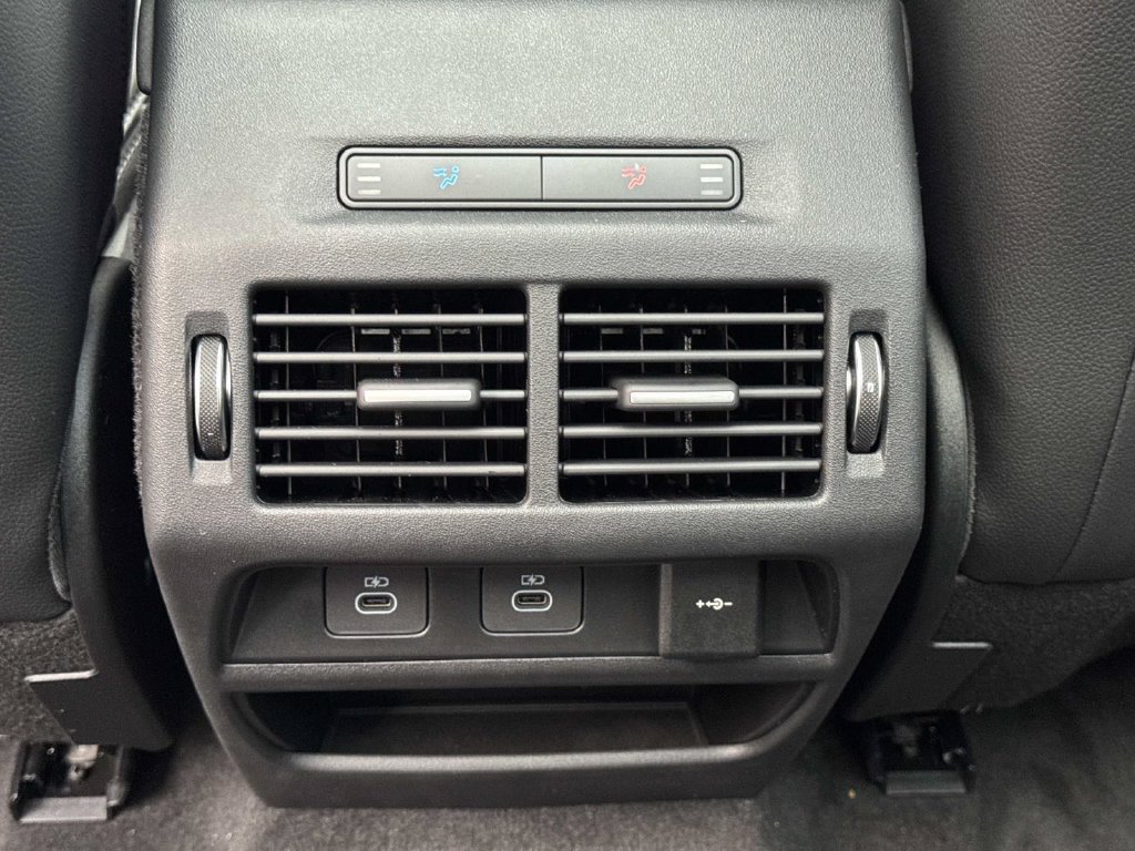 New 2026 Land Rover Discovery Sport Landmark AWD/4WD image 17