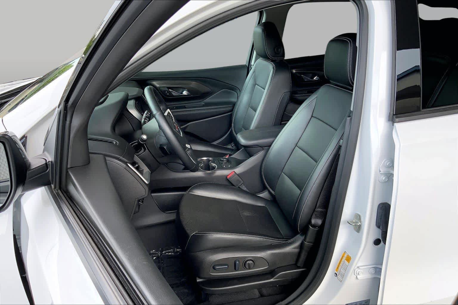 Used 2023 GMC Terrain SLT w/ Tech Package FWD image 8
